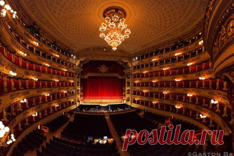 Teatro alla Scala. 

1. Спящая красавица (Диана Вишнева, Роберто Болле). 
2. Жизель (Светлана Захарова, Роберто Болле). 2005 
3. Летучая мышь, Ролан Пети (Алессандра Ферри, Массимо Мурру). 2003 
Показать полностью…
