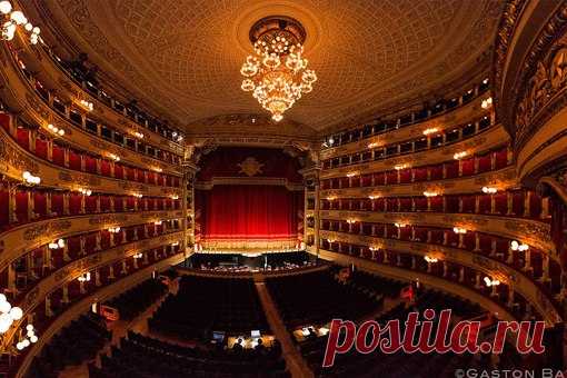 Teatro alla Scala. 

1. Спящая красавица (Диана Вишнева, Роберто Болле). 
2. Жизель (Светлана Захарова, Роберто Болле). 2005 
3. Летучая мышь, Ролан Пети (Алессандра Ферри, Массимо Мурру). 2003 
Показать полностью…