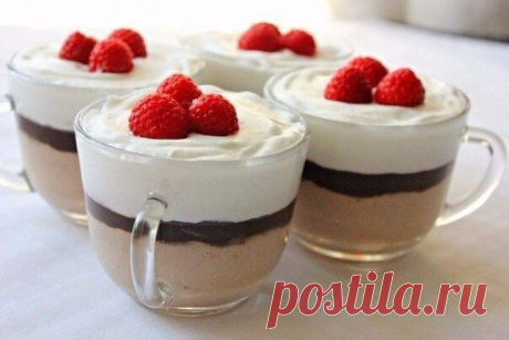 ТВОРОЖНОЕ КАПУЧИНО🍧 Ингредиенты:- Творог — 450 г- Сахарная пудра — 1/3 чашки + ½ чашки- Растворимый кофе — 2 ч. л. - Шоколад черный — 300 г- Сливки 35% — 500 млПриготовление:1. Приготовить ганаш. Для этого в сотейнике вскипятить 200 мл сливок (отложить 2 ст. л.) и растворить в них шоколад. Дать остыть.2. В отложенных сливках растворить кофе. В чаше блендера соединить творог, сахарную пудру 1/3 чашки и кофейные сливки. 3. Измельчить до однородного состояния. 4. Оставшиеся ...