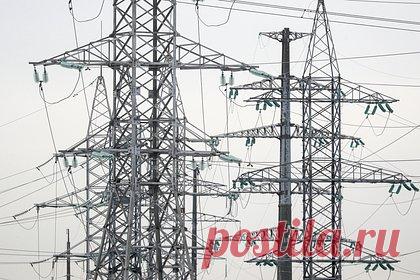 В Днепропетровской области заявили о повреждении предприятия и ЛЭП. В Никополе Днепропетровской области повреждены промышленное предприятие и линия электропередачи (ЛЭП) из-за взрывов. Об этом заявил глава областной военной администрации Сергей Лысак в Telegram-канале. «Повреждены частное и промышленное предприятия», — говорится в публикации.