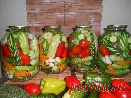 Не только вкусные, но и красивые домашние заготовки. Такое даже в погреб ставить жалко!