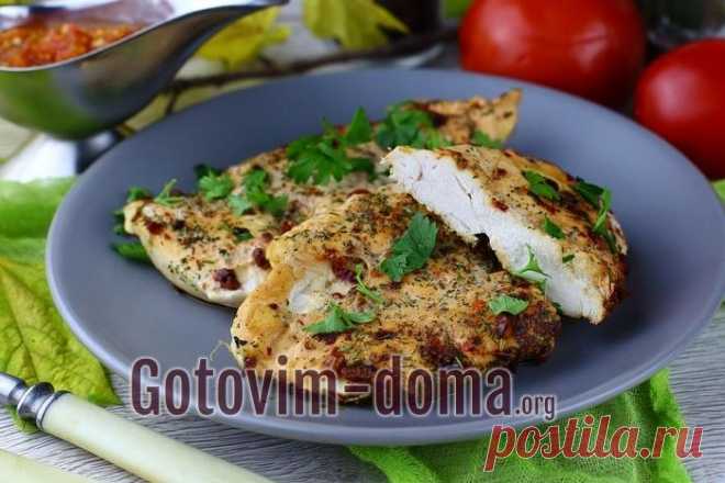 Куриное филе в пергаменте на сковороде, рецепт с фото Как вкусно приготовить куриное филе на бумаге со специями, без сыра, майонеза и яиц. Пошагово простое жареное блюдо на обед или ужин очень быстро.