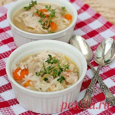 Простой куриный суп с рисом