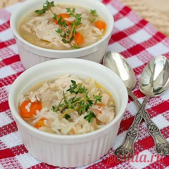 Простой куриный суп с рисом
