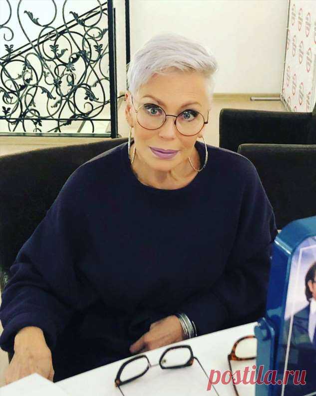 Бабушка бесконечно любит тебя! Ирина Понаровская поздравила внучку с днем рождения . Милая Я