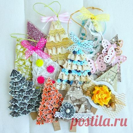 Игрушки на ёлку своими руками: елочки из бумаги. Мастер-класс Пора начинать делать игрушки на ёлку своими руками!Ёлочные игрушки своими руками в виде маленьких новогодних ёлочек выглядят мило и очаровательно.Если взяться с мыслями, подготовить материалы и инструменты и сделать несколько таких ёлочных украшений своими руками, то ваша ёлочка станет самой красивой и стильной!Кстати, вы заметили, что ёлочки своими руками, придуманные и сделанные авторами блога "Elle-craft", от...