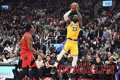 Леброн Джеймс впервые за 18 лет набрал меньше 10 очков в матче НБА