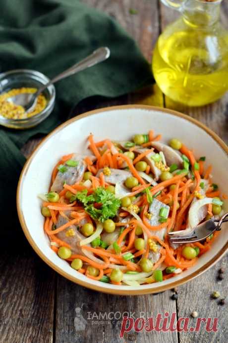 Салат с селедкой и морковью по-корейски — рецепт с фото на Русском, шаг за шагом. Пикантный салат с удачным ингредиентным составом для гурманов. #рецепт #рецепты #салат #салаты #салатик #салатики #закуска