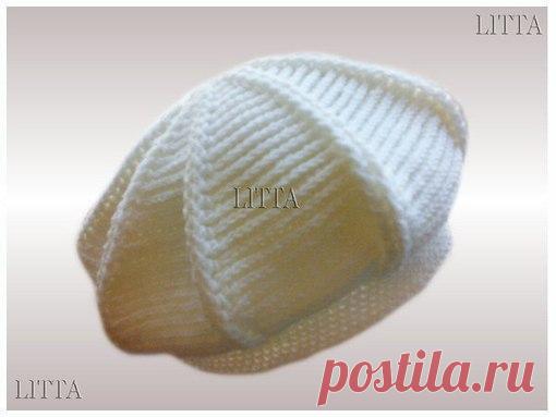 Берет крючком. 

Вяжем цепочку из 8-ми воздушных петель, замыкаем соединительным столбиком в кольцо.
1-ряд: связать в кольцо ( в саму середину) 16 столбиков с накидом.
2-ряд: вязать по 2 столбика с накидом в каждый столбик 1-ого ряда
Показать полностью…