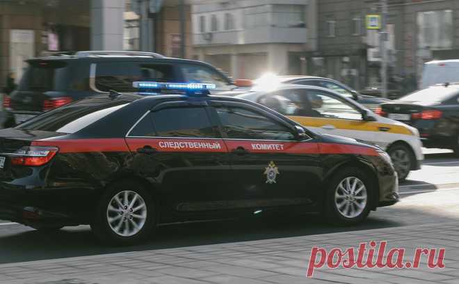 Вора в законе заподозрили в сборе денег на АУЕ с помощью зубного. СКР расследует уголовное дело в отношении вора в законе из Абхазии. Его подозревают в занятии высшего положения в преступной иерархии и в финансировании ячейки АУЕ. По делу также проходит женщина-стоматолог из Тверской области