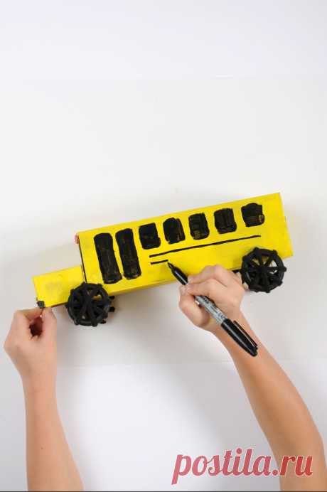 Поделки из школьного автобуса для детского стола