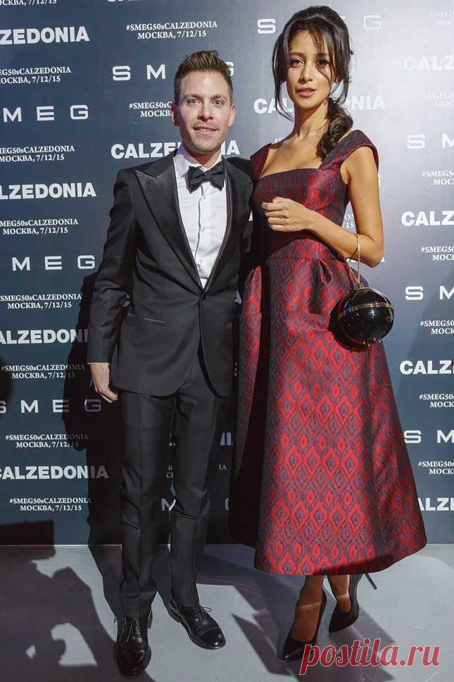 Антонио Алицци и Равшана Куркова на вечеринке Calzedonia & SMEG «Горячие Пятидесятые» в Москве
