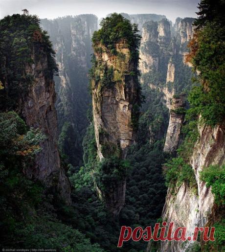 Улинъюань — часть горной системы Улиншань, расположенной на северо-западе провинции Хунань в Китае.