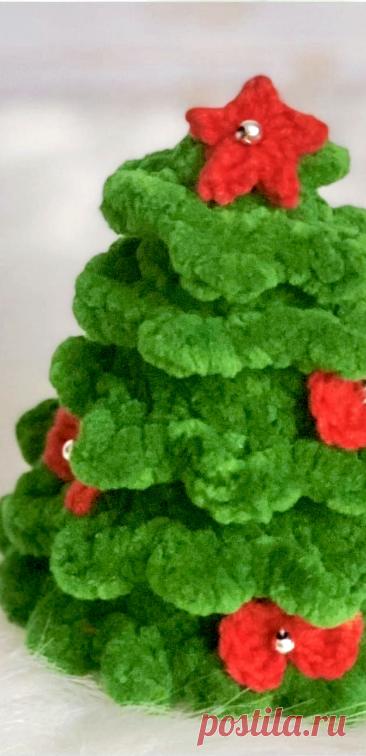 PDF Плюшевая Ёлочка крючком. FREE crochet pattern; Аmigurumi toy patterns. Амигуруми схемы и описания на русском. Вязаные игрушки и поделки своими руками #amimore - новогодняя ёлка из плюшевой пряжи, плюшевая ёлочка к Новому году, маленькая елка, елочка.