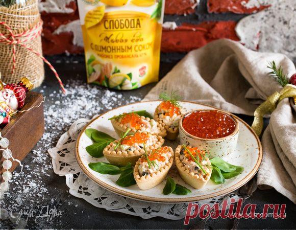 Тарталетки с тунцом и красной икрой. Ингредиенты: майонез «Слобода» С лимонным соком , тунец консервированный, сельдерей стебли | Официальный сайт