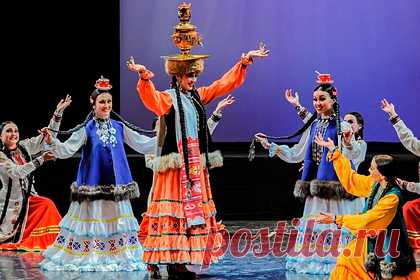 В Челябинской области пройдет фестиваль национальных культур «Синегорье». В Челябинской области пройдет XI международный фестиваль национальных культур «Синегорье». Мероприятие начнется 8 октября и завершится 14-го. В рамках фестиваля в Челябинске и других городах области состоятся десять концертов с участием вокальных и танцевальных коллективов Башкирии, Дагестана, Абхазии.