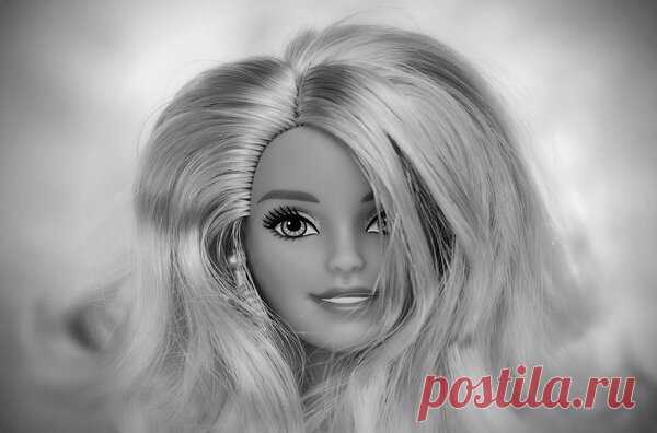 Барби | Отчаянная Домохозяйка | Яндекс Дзен

За развитием отношений Дмитрия и Татьяны следил весь поселок. Даже самые злые сплетники примолкли и искренне желали счастья этим двоим. Через семь месяцев Дима и Таня расписались, и женщина перебралась жить к мужу.