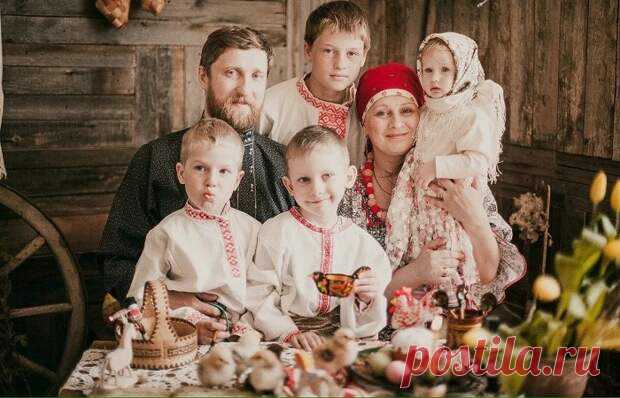 (99+) Обряды на зачатие наших предков - НОВОСТИ,СОБЫТИЯ,ЛЮДИ,ФАКТЫ - 16 января - 43854550794 - Медиаплатформа МирТесен Не было на Руси такой свадьбы, где не желали молодым долгой совместной жизни и побольше детей. Если сегодня люди ограничиваются словами, то в древности проводили особые обряды, которые должны были помочь побыстрее зачать малыша. Некоторые ритуалы были весьма странными, но несмотря на это люди в - 16 января - 43854550794 - Медиаплатформа МирТесен