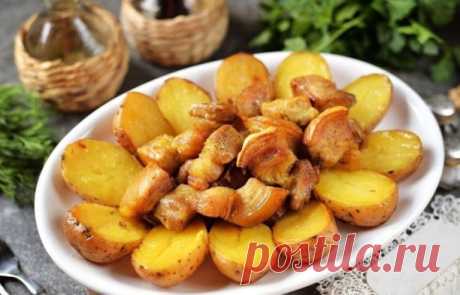 📌Картошечка со свиной грудинкой в духовке

 #рецепт
Необходимые ингредиенты:
- Картофель 800 г
- Свиная грудинка 600 г
- Чеснок 4 зубч.
- Лавровый лист 1 шт.
- Приправа для мяса 1 ч.л.
- Масло растительное 2 ст.л.
- Соль и перец по вкусу
Способ приготовления:
1. Подготовьте все необходимые продукты по списку к рецепту. Небольшой картофель в кожуре помойте жесткой кухонной губкой под проточной водой. Также промойте и обсушите свиную грудинку. Если она будет со шкурой, не с...