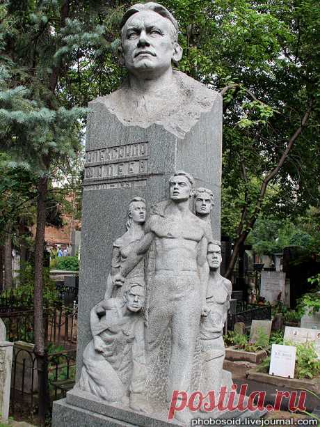 Новодевичье кладбище – покой великих...