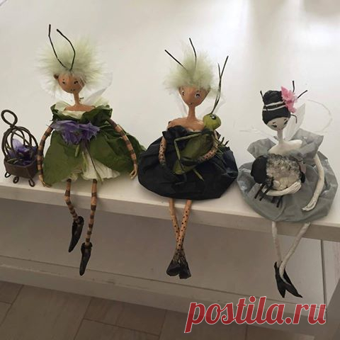 (12) Facebook
