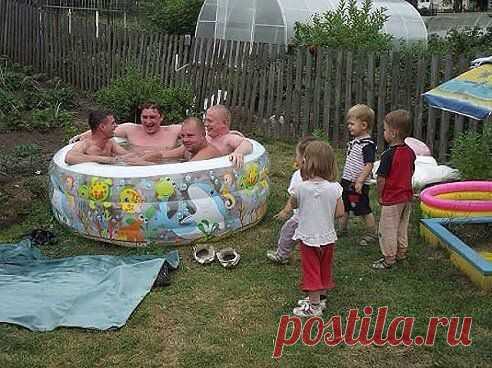 Купили детям бассейн...
