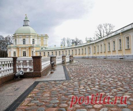 Пригороды Петербурга: 10 способов необычно провести выходные

1. Маяк Толбухин в Кронштадте

Входит в число старейших маяков в России. Эскиз маяка составлен самим Петром Великим.

Адрес: Крошнтадт

2. Музей кошки во Всеволожске

Необыкновенный музей, посвящённый котикам. Здесь собраны картины, скульптуры и прочие объекты, связанные с кошками. Среди всего этого великолепия разгуливают кошачьи принцы и принцессы.

Адрес: Всеволожск, Колтушское ш., д.214

3. Замок Бип в Павло...