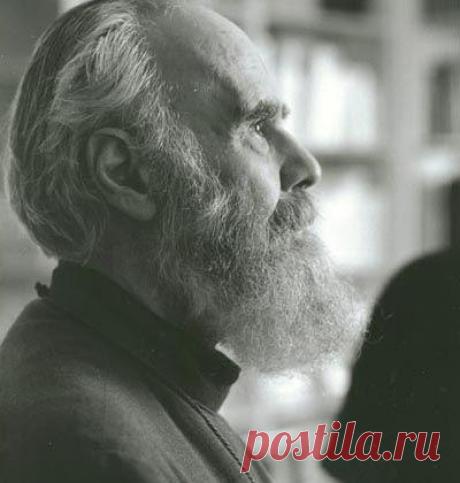 „Daviau sau metus, kad rasčiau gyvenimo prasmę“ Jis atsakė: „Ne. Tai nebuvo taip svarbu. Aš bijojau, kad tu neprarastum garbės.“ Ir pridūrė: „Atsimink: tai vienintelis dalykas, kuris turi prasmę, dėl ko gyveni ir dėl ko esi pasirengęs numirti.“