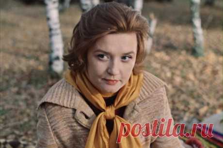 Актриса Вера Алентова представила свою книгу на выставке &quot;Россия&quot;. Идея написать двухтомник принадлежала ей и покойному супругу Владимиру Меньшову.