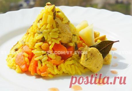 Рецепт плова с курицей и ананасом Плов с курицей и ананасом - это ароматное и диетическое блюдо, которое сочетает в себе нежное куриное филе и сладкий ананас. Специи, такие как шафран и куркума, придают плову пикантность и насыщенный вкус. Это блюдо идеально подходит для тех, кто хочет насладиться вкусной и полезной едой после праздников.