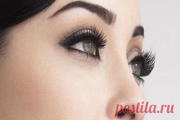 ФОРМА БРОВЕЙ — «ЗОЛОТЫЕ ПРАВИЛА» ПРОФЕССИОНАЛОВ Натуральная форма бровей, данная от природы, лучше всего подходит к твоему типу лица, не считая волосков в области переносицы.

• Внешний вид брови не должен быть ниже внутреннего, иначе у тебя будет грустный вид.

• Брови, сросшиеся на переносице, очень круглые или с сильно опущенными концами с