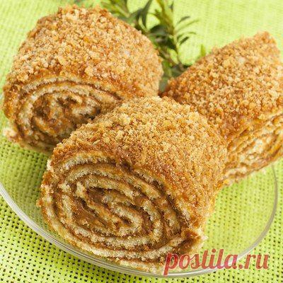 Рулет с грецкими орехами и медом