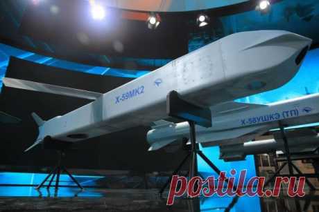 ПРЕДСТАВЛЕНЫ КВАДРАТНЫЕ РАКЕТЫ ДЛЯ РОССИЙСКИХ САМОЛЕТОВ ПЯТОГО ПОКОЛЕНИЯ
В интернете появились фотографии «квадратных» ракет Х-59МК2 и Х-58УШКЭ (ТП), которые будут использоваться на новейших российских авиационных комплексах ПАК ФА и ПАК ДА.