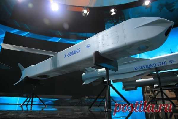 ПРЕДСТАВЛЕНЫ КВАДРАТНЫЕ РАКЕТЫ ДЛЯ РОССИЙСКИХ САМОЛЕТОВ ПЯТОГО ПОКОЛЕНИЯ
В интернете появились фотографии «квадратных» ракет Х-59МК2 и Х-58УШКЭ (ТП), которые будут использоваться на новейших российских авиационных комплексах ПАК ФА и ПАК ДА.