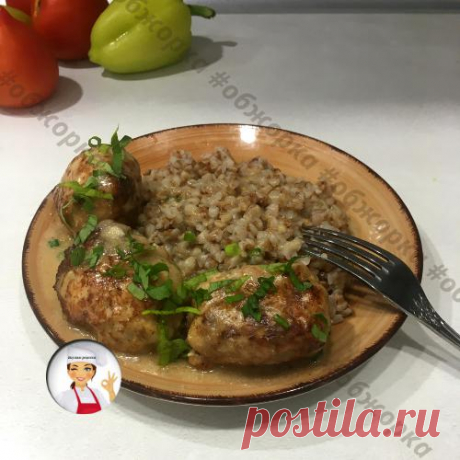 Готовлю сразу много, потому что они безумно вкусные, фрикадельки в сливочном соусе (записывайте рецепт).
Фрикадельки Фрикадельки Я очень люблю суп с фрикадельками, рецепт на моём канале этого блюда уже есть. Недавно увидела у любимого фут-блогера рецепт приготовления фрикаделек в соусе. Вот, даже на этапе просмотра рецепта, мне захотелось их приготовить. Купила все нужные ингредиенты, приготовила...
Читай пост далее на сайте. Жми ⏫ссылку выше