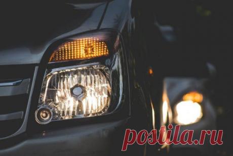 Три водительских акта взаимной вежливости, которые могут закончиться штрафом Передвигаясь по дорогам общественного пользования, автолюбители ежедневно контактируют с другими участниками движения. Это могут быть такие же водители, пешеходы или велосипедисты. Каждый из них знако...