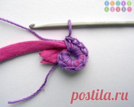 Вязаный коврик из футболок и остатков пряжи... / Мода / коврик из старых вещей / Pinme.ru / Ольга Прохорова