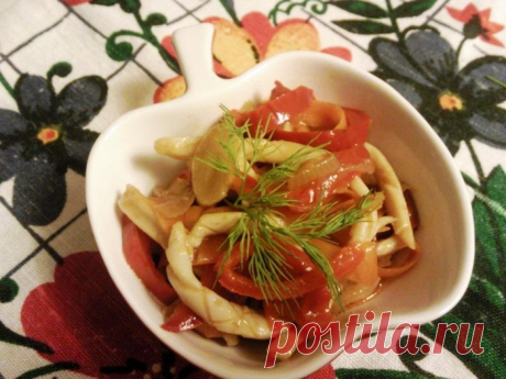 Кальмары с овощами по-корейски.