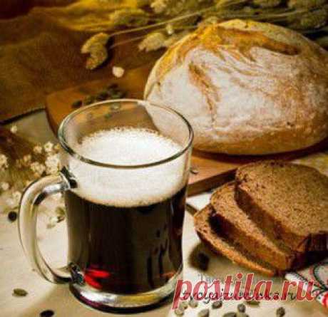 Два рецепта приготовления домашнего хлебного кваса.
