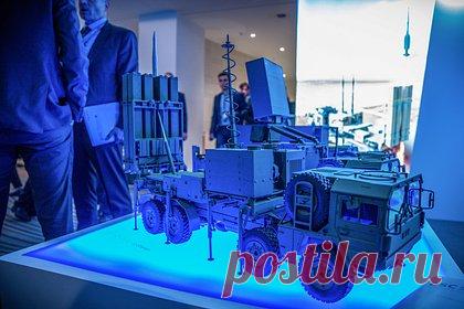 Стало известно о прибытии на Украину системы ПВО из Германии. Украина получила от Германии вторую систему противовоздушной обороны (ПВО) IRIS-T и 16 управляемых ракет. Об этом сообщает немецкая газета Spiegel. «Украина получила вторую из четырех обещанных зенитно-ракетных систем IRIS-T», — говорится в материале. Вооружение поставили несколько дней назад.