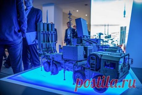 Стало известно о прибытии на Украину системы ПВО из Германии. Украина получила от Германии вторую систему противовоздушной обороны (ПВО) IRIS-T и 16 управляемых ракет. Об этом сообщает немецкая газета Spiegel. «Украина получила вторую из четырех обещанных зенитно-ракетных систем IRIS-T», — говорится в материале. Вооружение поставили несколько дней назад.