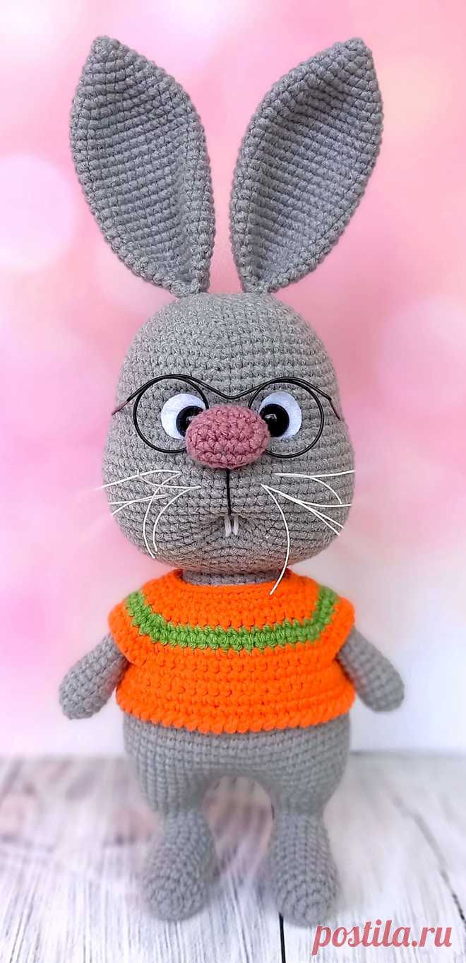 PDF Зайчик Веня крючком. FREE crochet pattern; Аmigurumi toy patterns. Амигуруми схемы и описания на русском. Вязаные игрушки и поделки своими руками #amimore - зайка из обычной пряжи, большой заяц, зайчик в кофточке, кролик, зайчонок, крольчонок.
