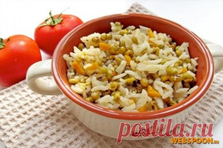 Каша из маша и риса рецепт с фото  Восточная каша 
Маш — крупа, семейства бобовых, известна так же под названием — бобы мунг. Очень распространена в Средней Азии и на Востоке. Блюда с ней получаются очень сытными и вкусными.  
Маш очень полезен для женского организма, обладает очищающими свойствами, содержит витамины группы В, магний, калий, натрий и железо. С машем варят супы и готовят гарниры. Перед приготовлением маш лучше замочить в воде хотя бы на пол часа.