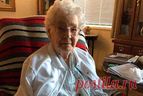 106-летняя любительница видеоигр раскрыла секрет долголетия. 106-летняя жительница США отметила очередной день рождения и раскрыла секрет своего долголетия. Несмотря на солидный возраст, Люсиль Шапелль из города Вудберн, штат Орегон, живет активной жизнью и регулярно играет в видеоигры. Она считает, что прожила так долго благодаря хорошим генам и отсутствию вредных привычек.