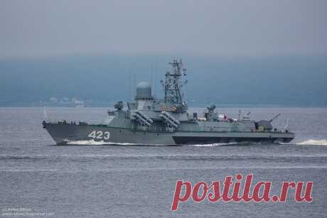 Первый модернизированный «Овод» получил новую 76-мм артустановку В Центре судоремонта «Дальзавод» (Владивосток) завершены работы по монтажу на модернизированном малом ракетном корабле «Смерч» новой корабельной