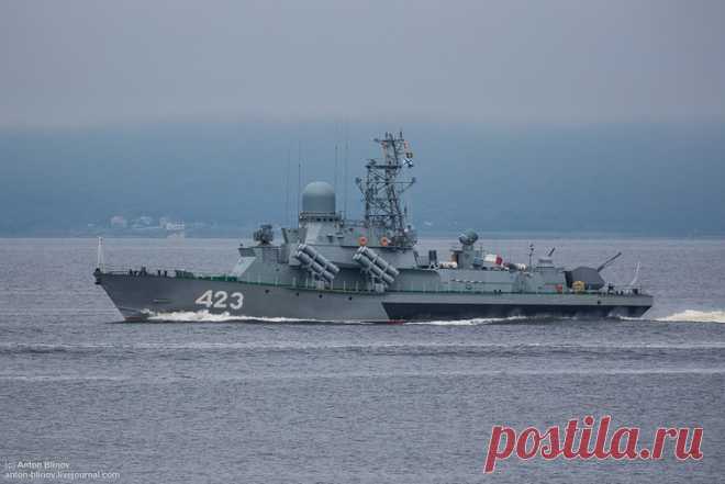 Первый модернизированный «Овод» получил новую 76-мм артустановку В Центре судоремонта «Дальзавод» (Владивосток) завершены работы по монтажу на модернизированном малом ракетном корабле «Смерч» новой корабельной