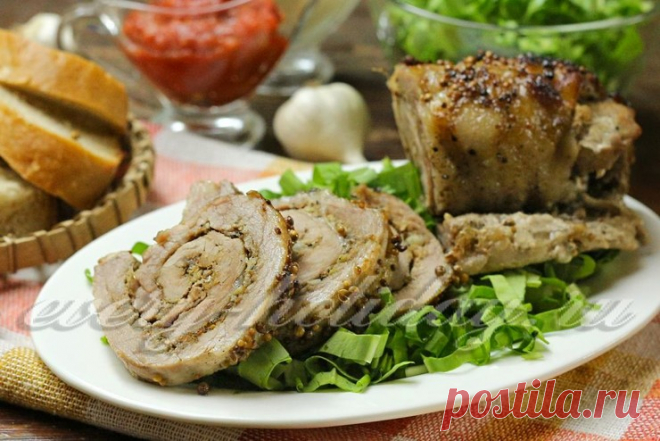 Мясной рулет из свинины в духовке, рецепт с фото