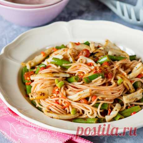 Кулинарные рецепты - Паста с кальмарами и стручковой фасолью - с фото и видео инструкцией на сайте Bonduelle.ru