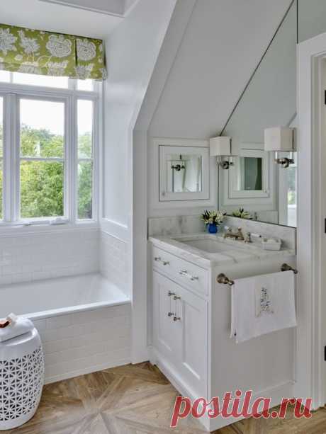 Traditional White Bathroom in Benjamin Moore White Dove Traditional White Bathroom in Benjamin Moore White Dove Traditional White Bathroom in Benjamin Moore White Dove Traditional White Bathroom in…