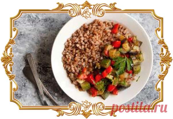 Писто с гречкой (рецепт вегетарианский, и постный, и диетический, и без глютена)

Писто – традиционное овощное рагу по-испански. Прекрасно подходит к любым гарнирам, мясным и рыбным блюдам, в охлаждённом виде может выступать, как закуска. Писто можно использовать в качестве начинки для пирога.

Время готовки: 20 мин.
Показать полностью...